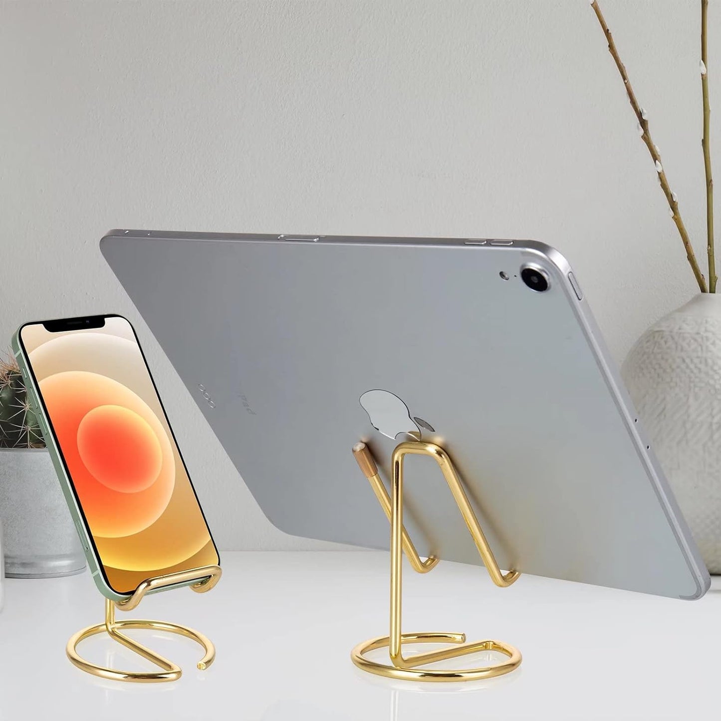 Cell Phone Stand for Desk, Cute Metal Gold Cell Phone Stand Holder Desk Accessories, Compatible with All Mobile Phones, Iphone, Switch, Ipad